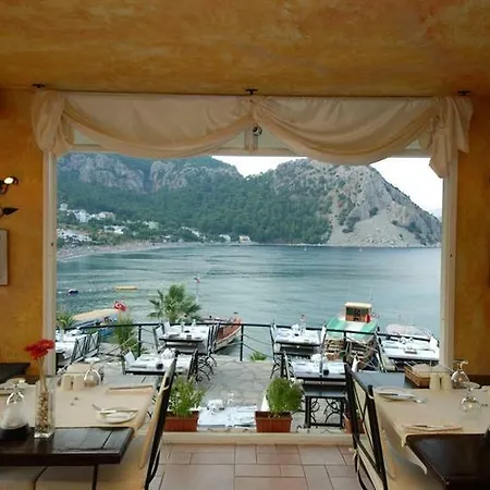 Es 2* トゥルンチュ