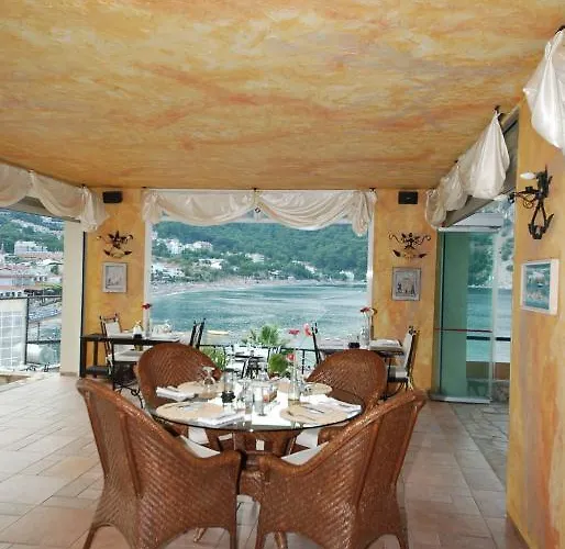 Es Hotel de apartamente