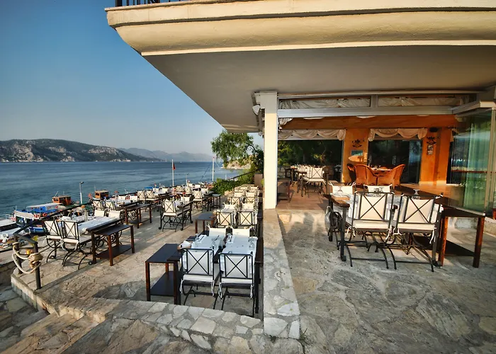 Es Ξενοδοχείο με διαμερίσματα 2*